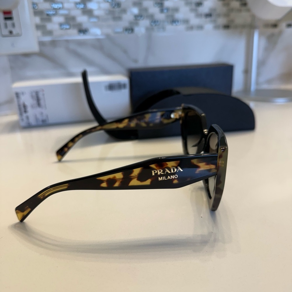 Prada Women's Sunglasses in Black and Tortoise - Picture 5 of 8